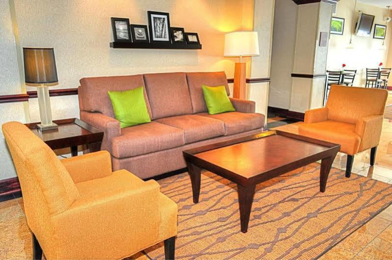 Comfort Inn אמפוריה מראה חיצוני תמונה